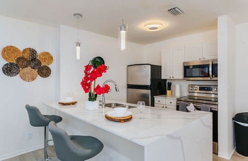 Middle River Terrace Apartment | Modern APT - Close to beach, a neighborhood dock & Downtown and has Free Parking