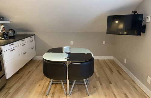 South River City Apartment | Modern Apt in So. Congress - Travis Heights
