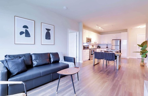 Jefferson Manor Apartment | Modern Apt | Pool & Gym Access