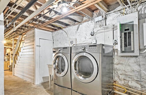Downtown Baltimore House | Modern Baltimore Escape w/ Deck: 4 Mi to Dtwn