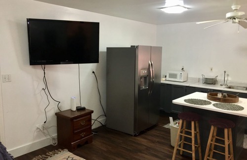 East Pensacola Heights Apartment | MODERN BAYOU BOAT RAMP STUDIO