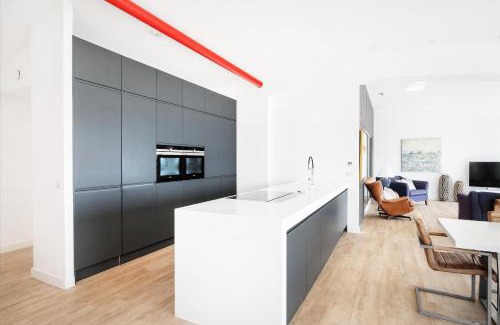 Lancing Apartment | Modern beach apartment