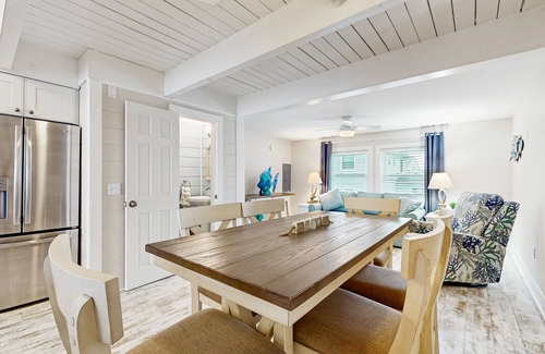 Midtown Ocean City House | Modern Beach Condo w/Private Washer/Dryer, Free WiFi, Central AC, & Balcony