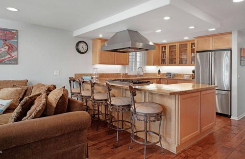 Silver Strand House | Modern Beach Home, Steps to Sand! 4 Bed/ 4 Bath, Ocean View Deck, Guest Apt.