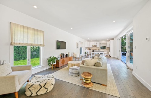 Culloden Shores House | Modern Beach Retreat w/Pool and Private Beach