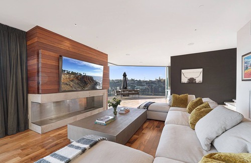 Bel Air House | Modern Bel Air Estate | 5 Bd | 7 Ba | 6,112 sqft | Pool | Views