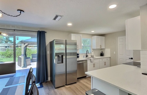 South Gate Ridge House | Modern bliss just 10 minutes from Siesta Key beaches and downtown Sarasota