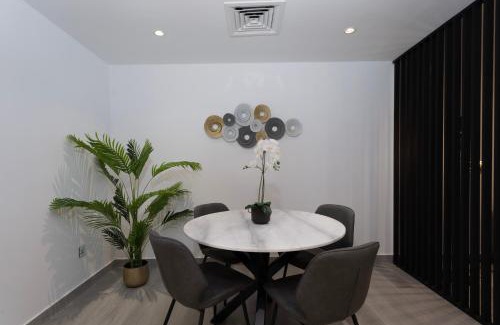 The Greens Apartment | Modern Brand New 1BR Holiday Homes at Greens