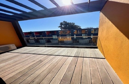 Downtown Sacramento Apartment | Modern Brand New 2-bedroom/2bath apartment with AC, WiFi, close to downtown.