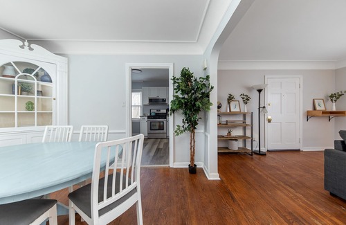 Roselawn Finance Apartment | Modern Breath of Fresh Air in a Central Location