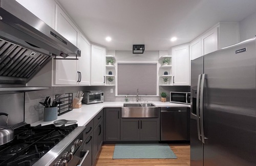Petaluma House | Modern & Bright 3BR Retreat Near Downtown Petaluma - Home away from home