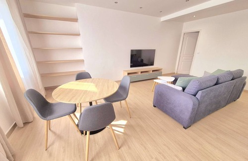 Boulogne-Centre Apartment | Modern bright apartment near beach and shops