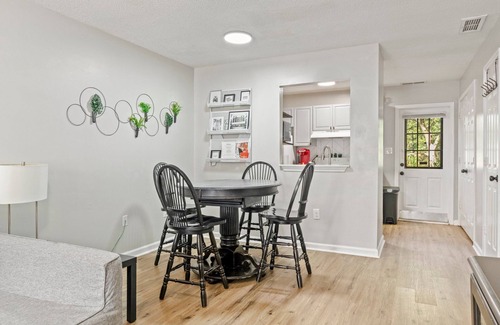 Winterville House | Modern Bulldog Escape w/patio