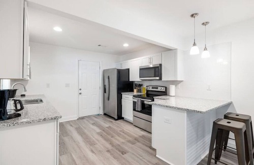 Lakewood House | Modern Bungalow Minutes from Downtown Atlanta and Lakewood