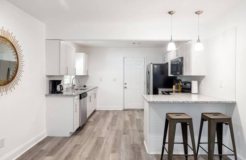 Lakewood House | Modern Bungalow Minutes from Downtown Atlanta and Lakewood