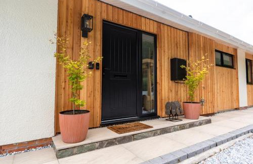 Brecon House | Modern Bungalow Views of Pen y Fan