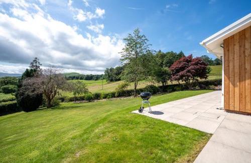 Brecon House | Modern Bungalow Views of Pen y Fan
