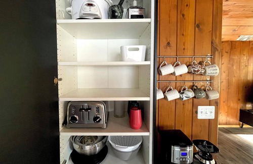 Roscommon House | Modern Cabin Higgins Lake; walk to Hiking, XC Ski, River, Town, near golf + ORV
