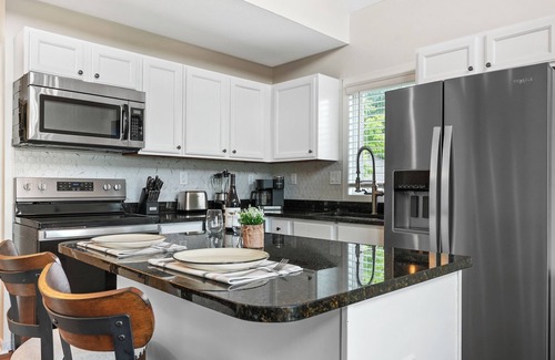 Boyne Falls Cabin | Modern Cabin-Stunning Fall Views-Hot Tub-Game Room-FirePit-Pet Friendly!