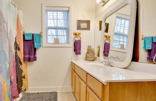 Trenton House | Modern cabin with mountain views, fireplace, inviting deck, washer/dryer & AC