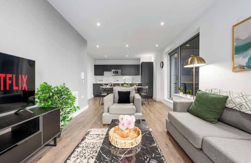 Salford Apartment | Modern Central Apartment by City SuperHost