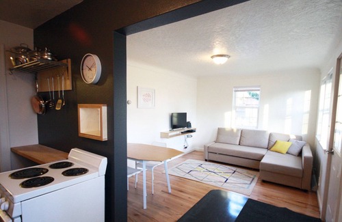 Central - Terry Cottage | Modern Central Cottage