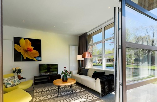 Hulshorst Ski Chalet | Modern chalet in a park near the Veluwemeer