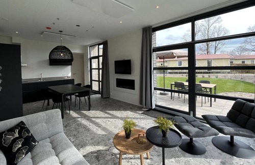 Hulshorst Ski Chalet | Modern chalet in a park near the Veluwemeer