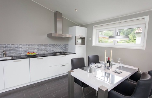 Langeberg Ski Chalet | Modern chalet near Brunssummerheide
