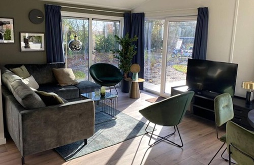 Hulshorst Ski Chalet | Modern chalet on a resort near the Veluwemeer