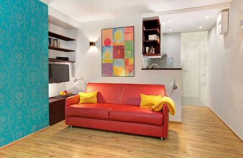 Gonsenheim Apartment | Modern, charming: apartment with small terrace