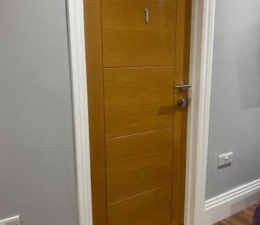 Hatfield Apartment | Modern City Flat, Walk to Hatfield House, Trains and University