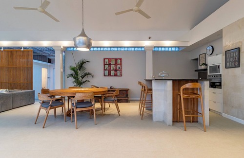 Dewi Sri Villa | Modern Clean 2BR Seminyak Pvt. Pool + Rooftop