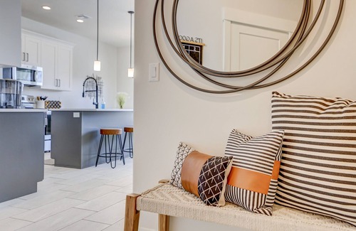 Washington House | Modern/Clean Work/Relax - Private hot tub and fire pit