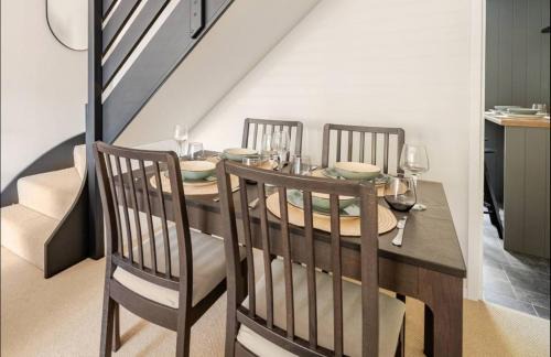 New Forest District Apartment | Modern Coastal Cottage with Hottub and Free parking