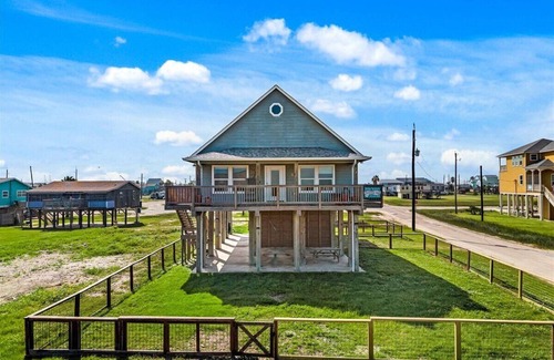 Surfside Beach House | Modern Coastal Home | Steps from Beach | 3BR Pet-Friendly w/Views
