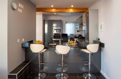 Rhosneigr House | Modern Coastal Home in Rhosneigr – 4 Y Bonc by Anglesey Holiday Lettings