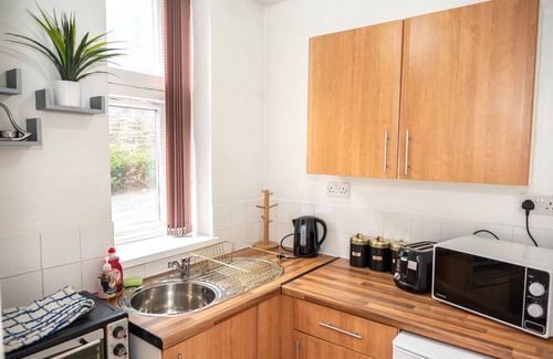 Huddersfield Apartment | Modern & Comfort Apt At Deighton I Double Bed