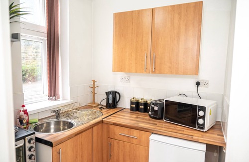 Huddersfield Apartment | Modern & Comfort Apt At Deighton I Double Bed