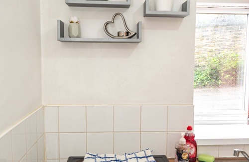 Huddersfield Apartment | Modern & Comfort Apt At Deighton I Double Bed