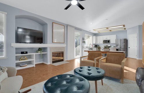 Spanos Park House | Modern Comfort: Charming Waterfront Home in Stockton