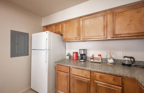 Amarillo Apartment | Modern Comforts 2B2B Fast Wi-Fi
