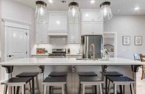 Wheatland House | Modern Comforts Await on Scissortail!