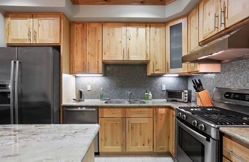 Bear Valley Condo | Modern Condo - EV Charger - SM 301 by Bear Valley Vacation Rentals