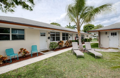 Singer Island Apartment | Modern condo in beach décor set amongst towering palms - 5-minute walk to beach