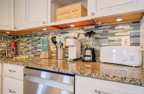 Ogunquit Condo | Modern condo in ideal Ogunquit location