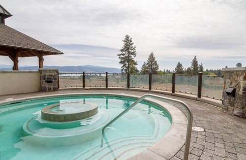 Tamarack Resort Condo | Modern Condo | Juliette Balcony