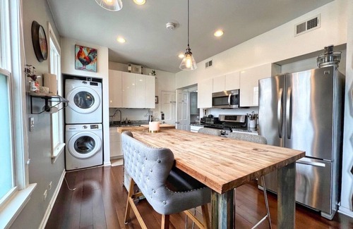 Avondale Condo | Modern Condo - Lux Upgraded Unit - No Pet Fees!