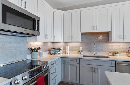 Downtown Asheville Condo | Modern Condo on South Slope with EV Charger and Two Parking Spaces