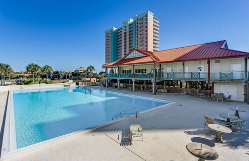 Pensacola Beach Condo | Modern condo, private balconies, with elevator!